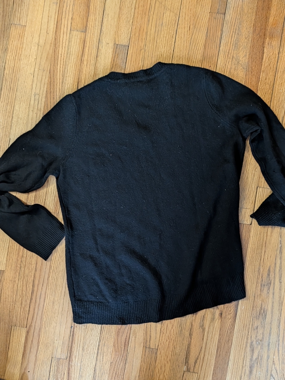 Oats Cashmere Black V-Neck Sweater - Picture 4 of 4
